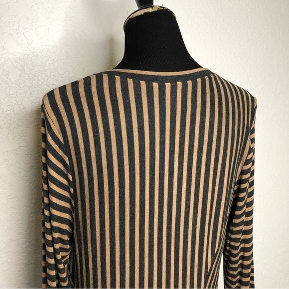 Cabi Striped Slant gray tan striped v neck jersey knit tunic top Medium #3629 - Picture 11 of 16